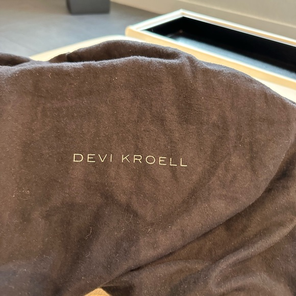 Large python bag color gold. Not used. - Picture 6 of 6